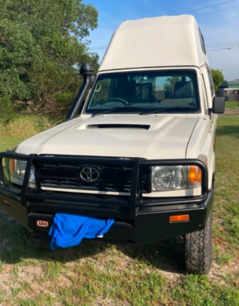 2011 TOYOTA LANDCRUISER WORKMATE (4x4) 3 SEAT 5 SP MANUAL TROOPCARRIER62937624255619110