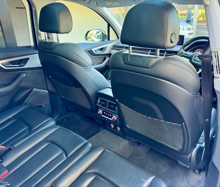Audi Q7 year 2018 black 62933709754755111