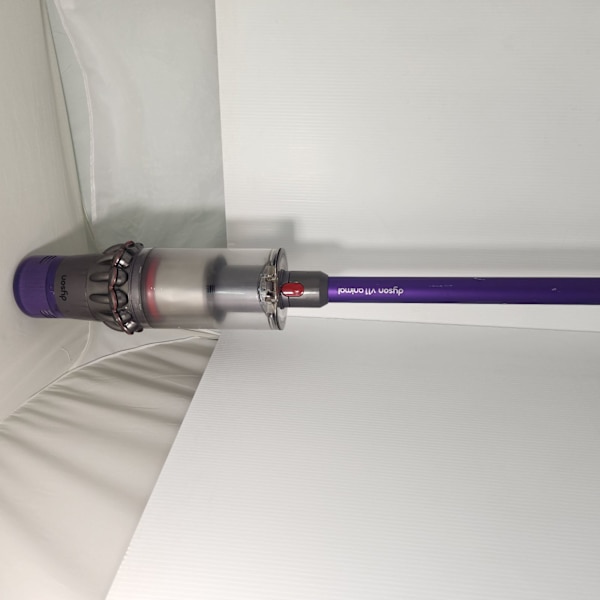Dyson Cordless vacuum with charger #GN37179563017762644993114