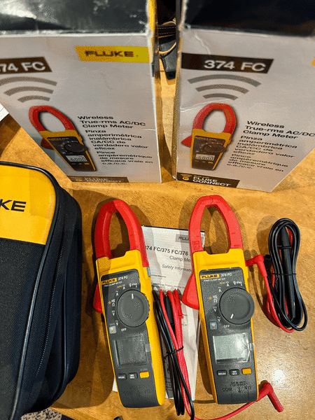 Pinzas amperimétricas AC/DC Fluke 374 FC / 375 FC / 376 FC