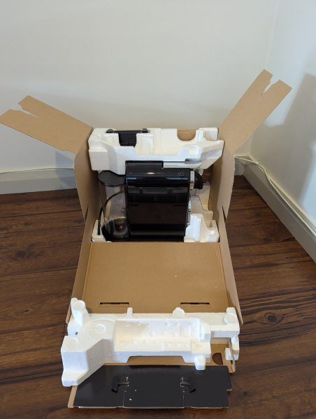 DeLonghi Nespresso Citiz & Milk Coffee Machine63019075272450114