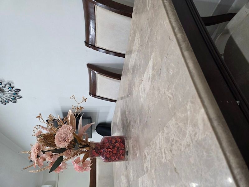 Elegant Marble Dining Table with Chairs – Excellent Condition62863413047170114