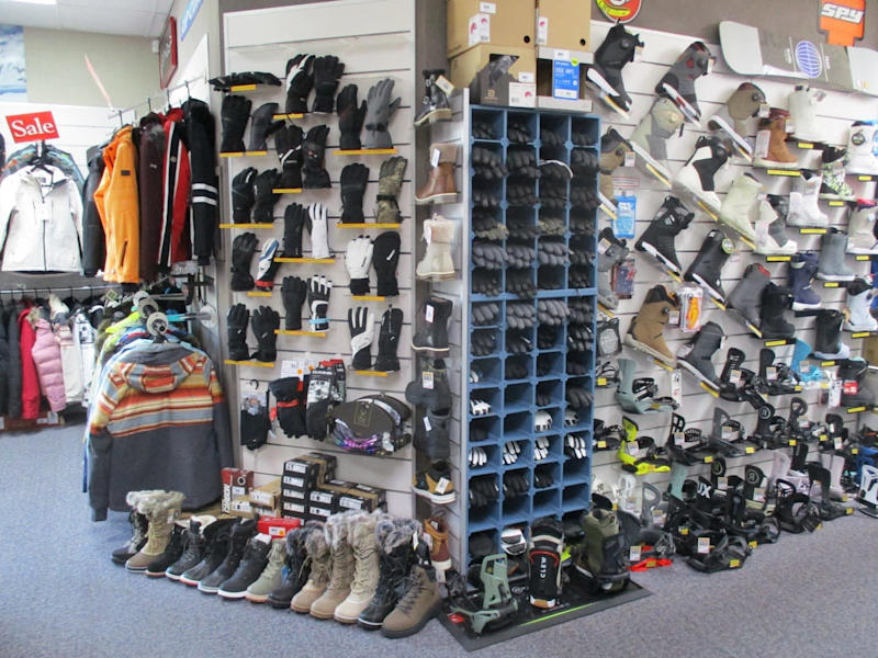 Ski & Snowboard retail and rental shop63438933742593111