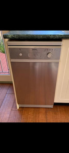 Smeg dishwasher (slim) suitable for small kitchen63021280276995110