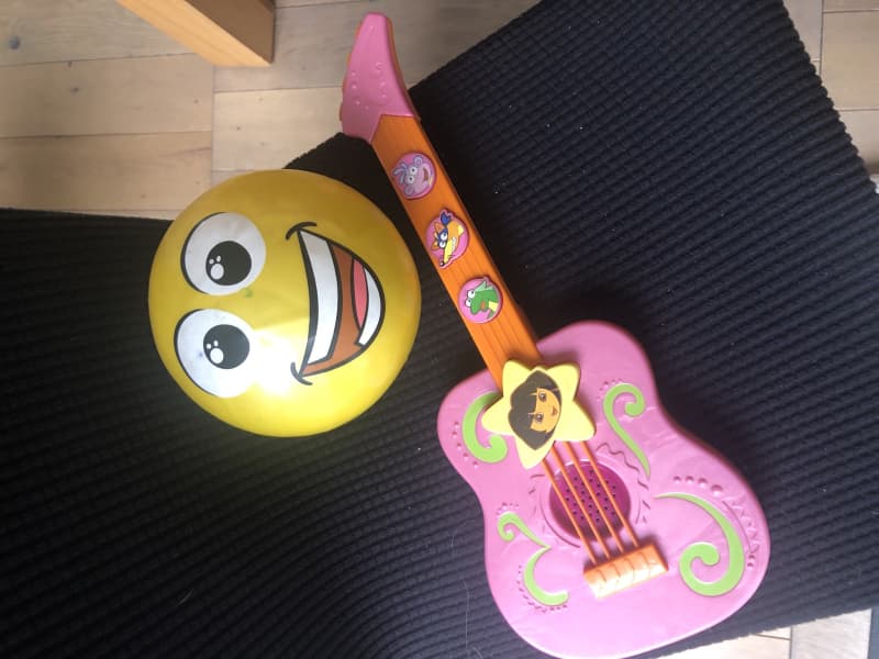 dora guitar toy