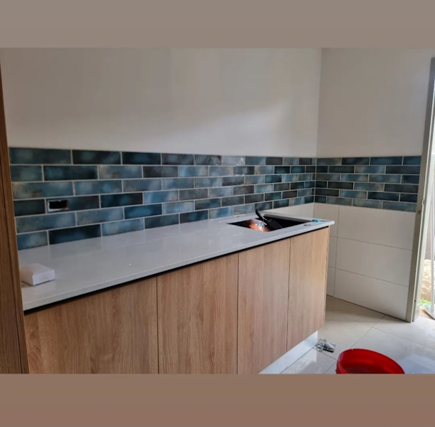 Tiler looking for work 62863843609475111