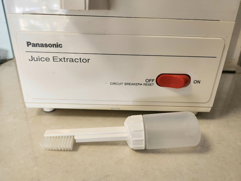 VINTAGE PANASONIC ELECTRIC JUICER EXTRACTOR MODEL MJ 66-PR JAPAN63016909062913111