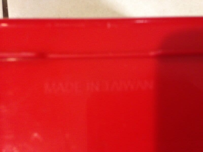 A red basin rectangular for sale63438165576194112