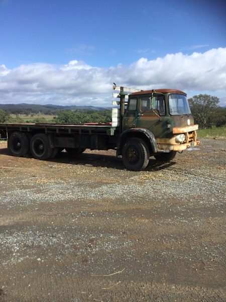 Bedford truck ( KM bogie drive tray truck )62934695106435112