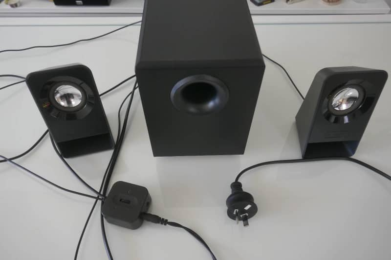 logitech multimedia speakers black z213