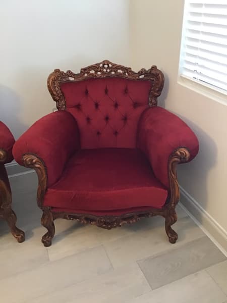Lounge  5 pieces (3 seater, 2 x 1 seater, 2 x small single seater)62863412548226112