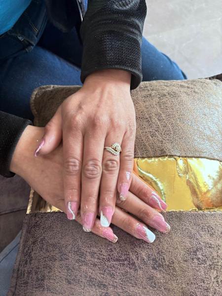 Gel, press on and acrylic nails62864725959937112