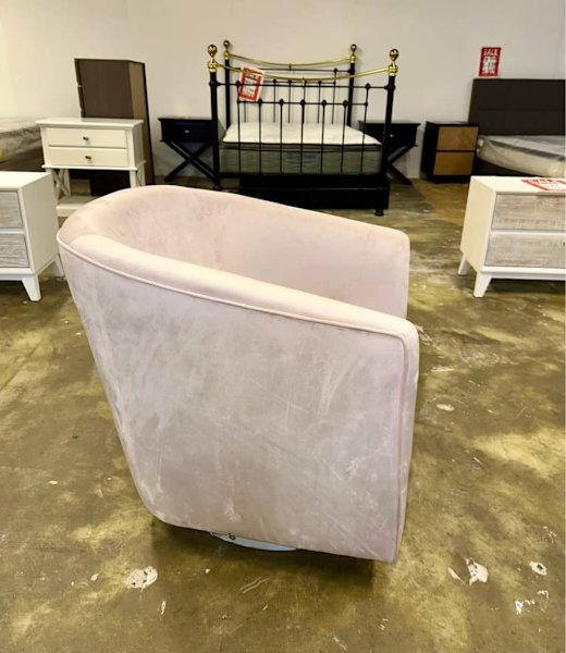 Pink Swival Chair62863406312451112