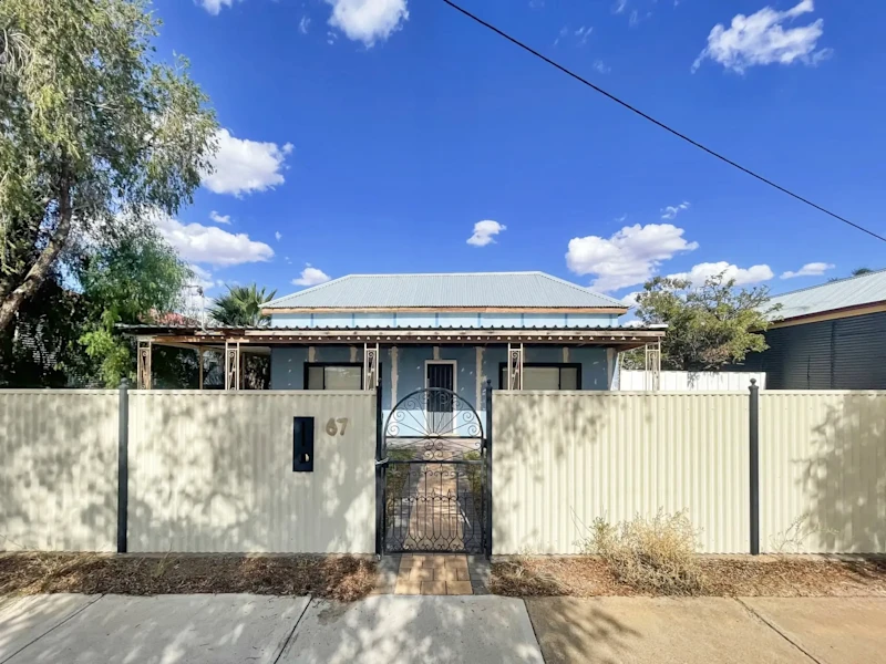 Potential home with large shed62929683754369111