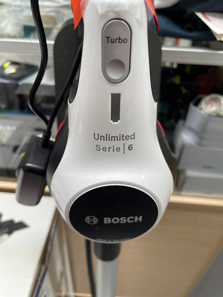 Bosch Unlimited series 6 cordless stick vacuum63018174823938113