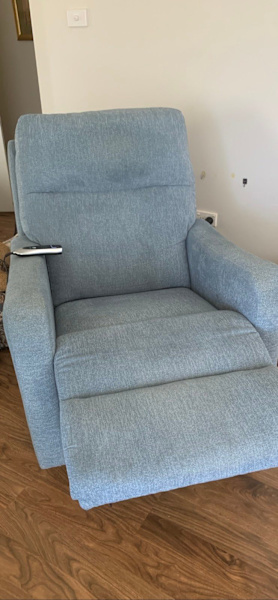 Lanfranco electric recliner lift chair - price drop!62863379705345111