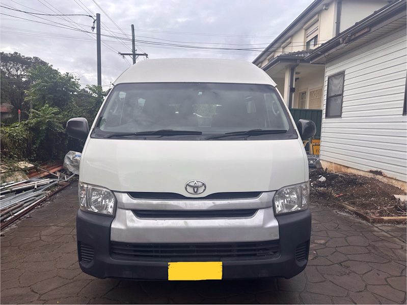 Toyota hiace 2017629376216728351128