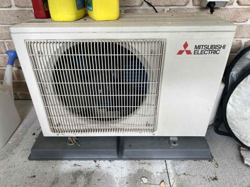 Split system ac unit 3.5kw 250$63012444610051113