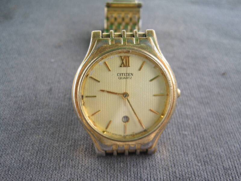 Citizen watch hot sale golden colour