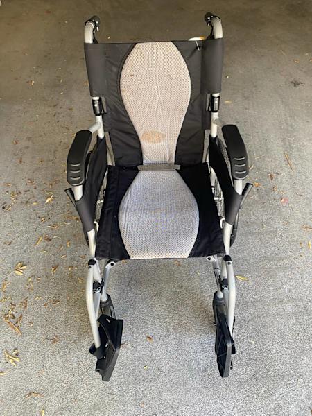 Wheelchair and ramp62929669551489112