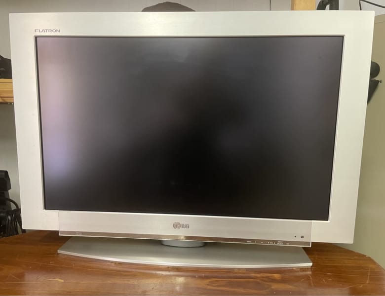 second hand flat screen monitor