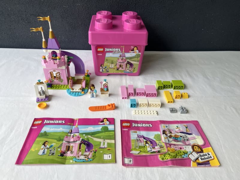 Lego juniors best sale princess play castle