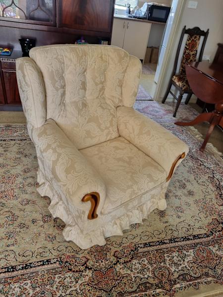Beautiful and comfy armchair62864724160257111