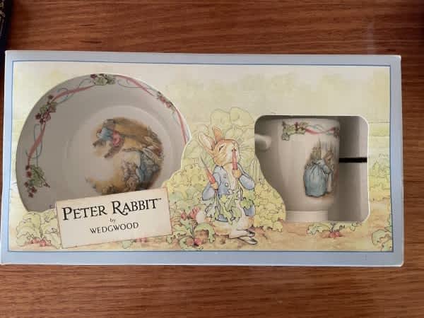 Peter rabbit hotsell wedgwood christening set