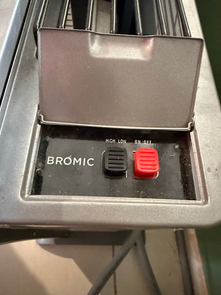 BROMIC Supaheat II Natural Gas Indoor Room Heater Floor Flueless63017764742146112