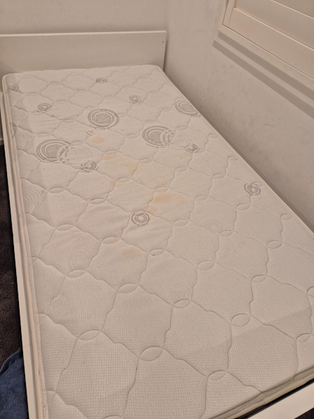 FREE KING SINGLE MATTRESS (2 AVAILABLE)62863413041409110