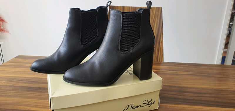 pixie boots size 9