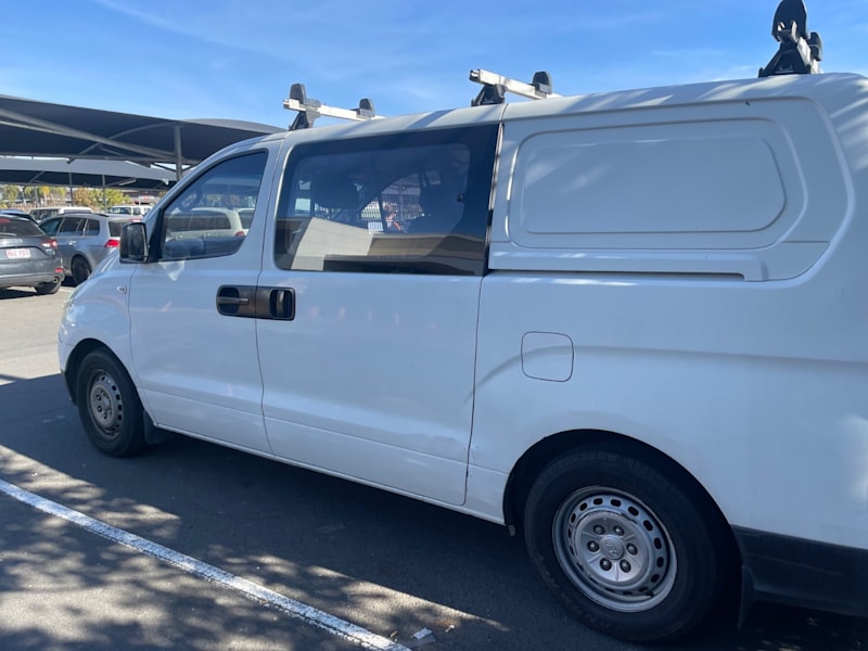 2011 HYUNDAI iLOAD 5 SP AUTOMATIC 4D VAN62882770160386110