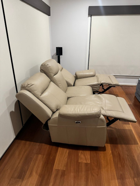  Electric Recliner lounge suite 1X3 seater and 2Xsingle seat Recliners62863381575170112
