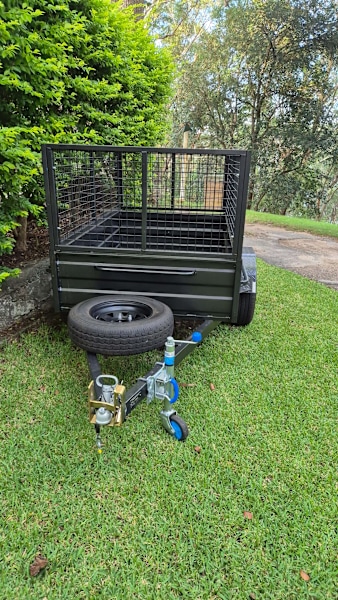 Excellent 7 * 4 Trailer with cage for HIRE, $40 p/d, 170 pw62938581891458112