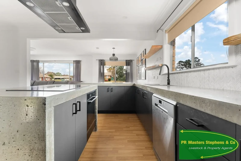 9 Mount Errol St62929680360451113