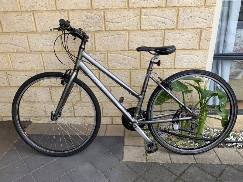 trek hybrid mens bike for sale