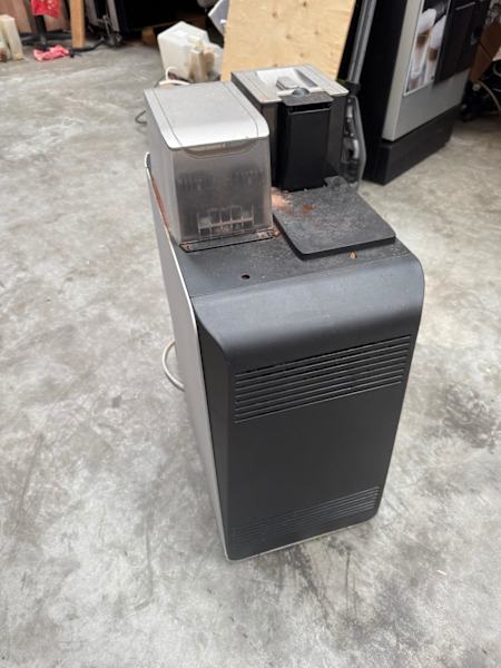 Melitta XT6 coffee machine for parts only 63014240608258112