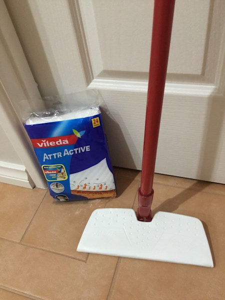 VILEDA - ATTR ACTIVE -ELECTROSTATIC MOP- PU MELVILLE *$25 NOT FREE *62929669147649114