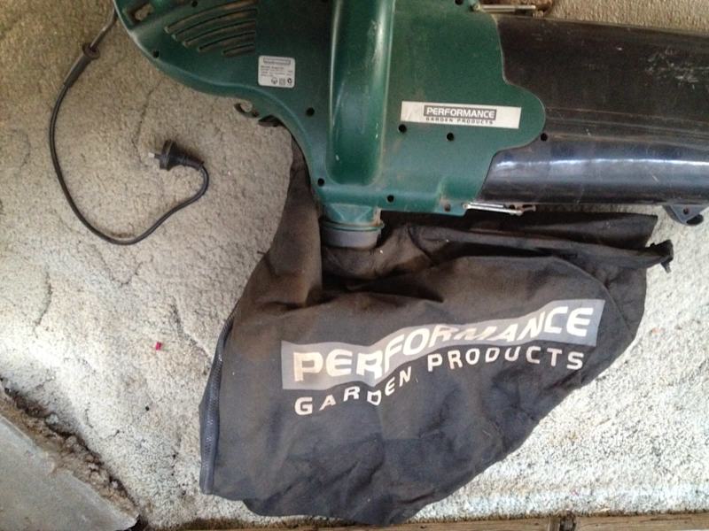 BLOWER/VACUUM ELECTRIC WITH BAG-CORD 65 CM LONG-WORKING PERFECTLY63016909609091113