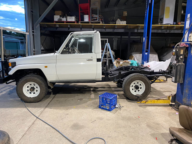 1997 TOYOTA LANDCRUISER (4x4) 5 SP MANUAL 4x4 C/CHAS62940490353155111