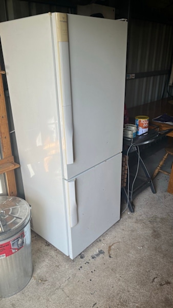 Refrigerator/Freezer 270 litre Westinghouse63018620335489111
