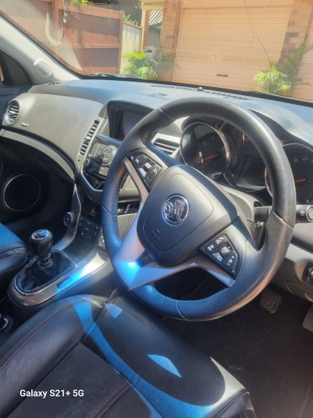 2015 HOLDEN CRUZE SRi V 6 SP MANUAL 5D HATCHBACK62937623648642113