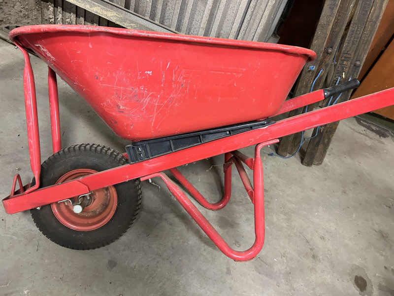 Westmix steel builder’s barrow. $60 Binda pick up.63012913612034112
