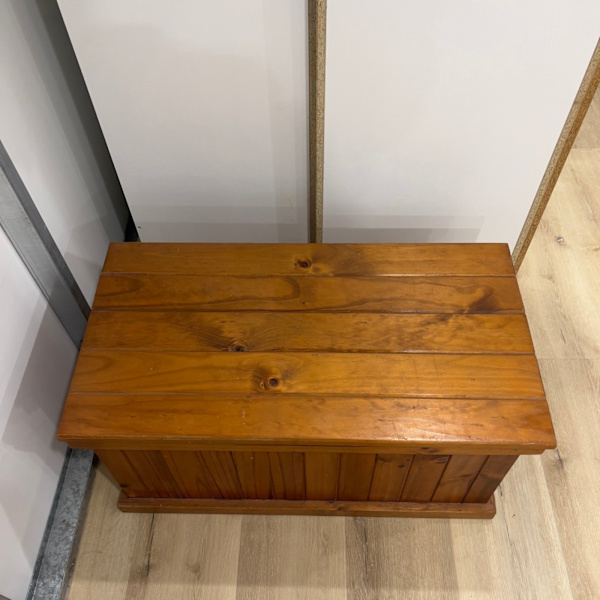 Wooden storage chest62863413207939111