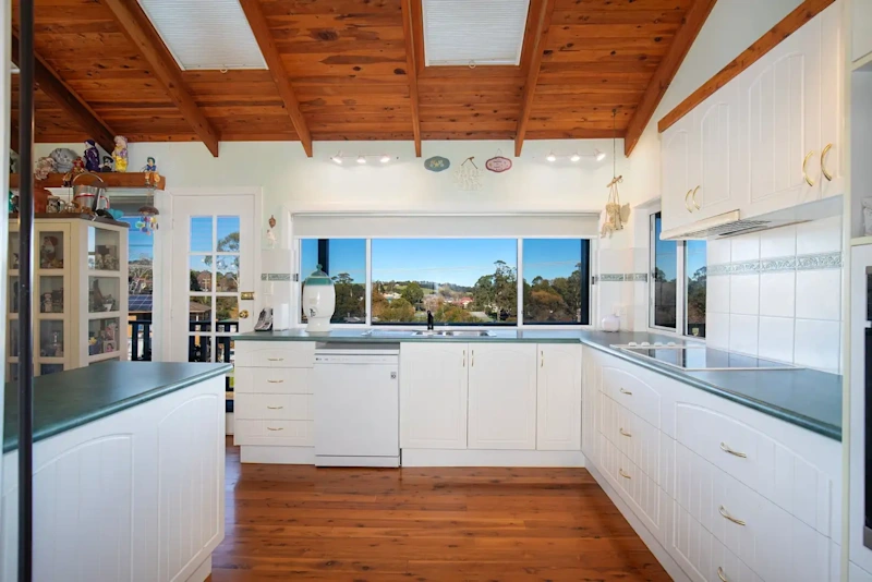 Gorgeous family home offers multi-generational living, close to town, great views!62929683653123113