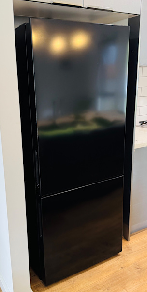 Hisense 417L Fridge  Like New630169088096021129