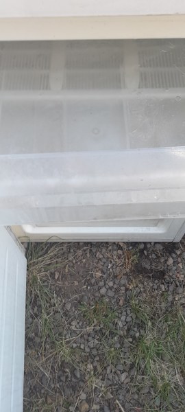 Westinghouse small upright freezer with 4 shelves63470143339651111