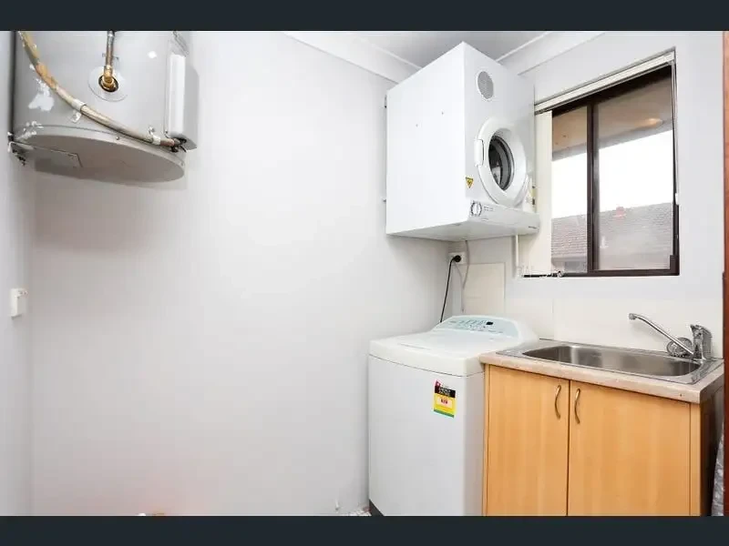 2 Bed Rooms Unit in Prime location63007596641538112