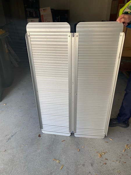Wheelchair and ramp62929669551489113
