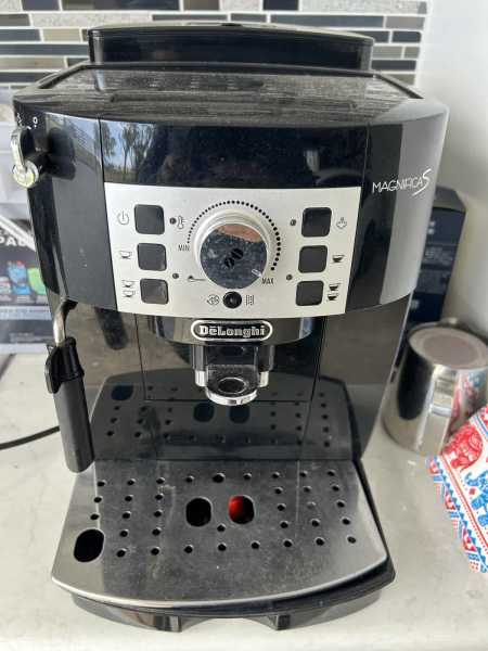 DeLonghi Magnifica S coffee machine 630190754914571124